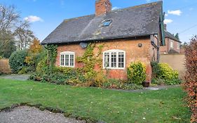 Beautiful 2 Bedroom Cottage In Oxton