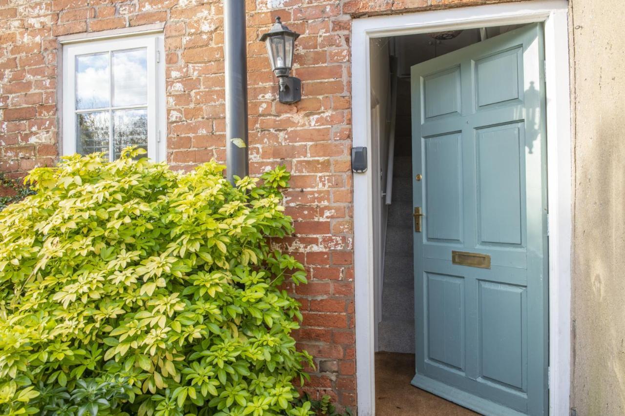Beautiful 2 Bedroom Cottage In Oxton Oxton  Exterior photo